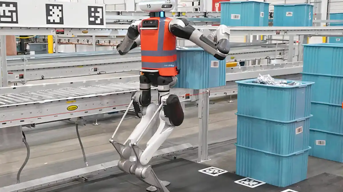 Agility Robotics Digit humanoid robot working in a warehouse